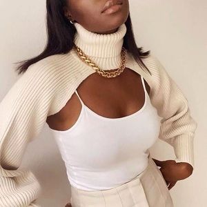 Crop turtleneck 🤍 only worn once!